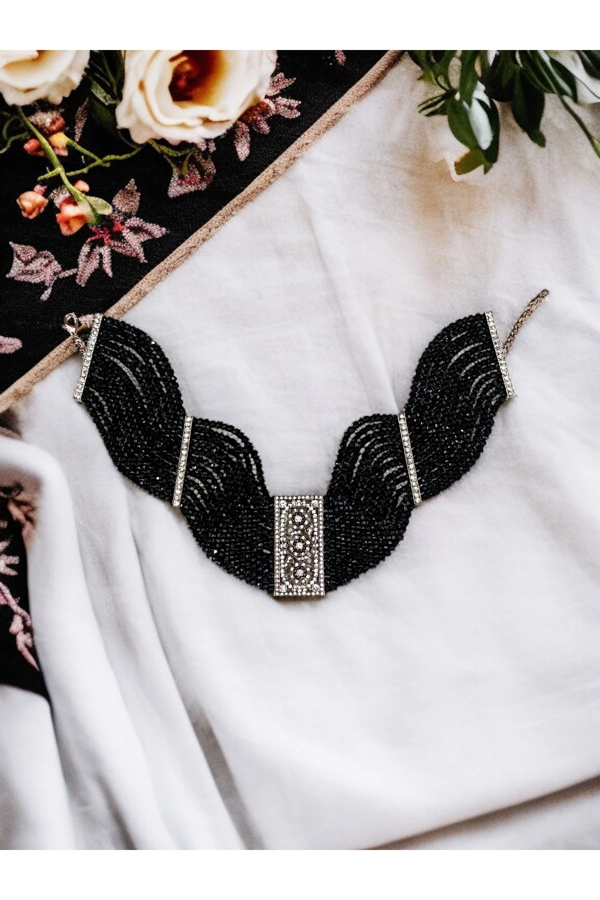 Kristal Taşlı Hasır Dizim Oniks Taşlı Tasma Kolye