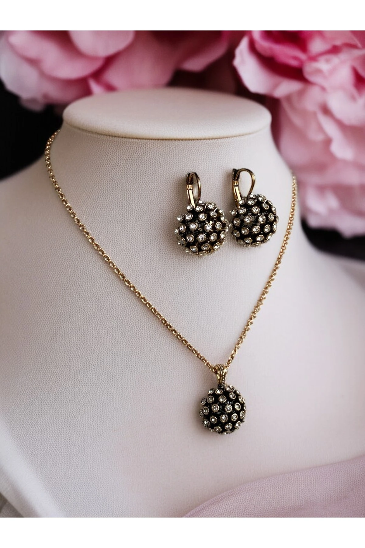 Zirkon Taşlı Yuvarlak Otantik Küpe ve Kolye Seti