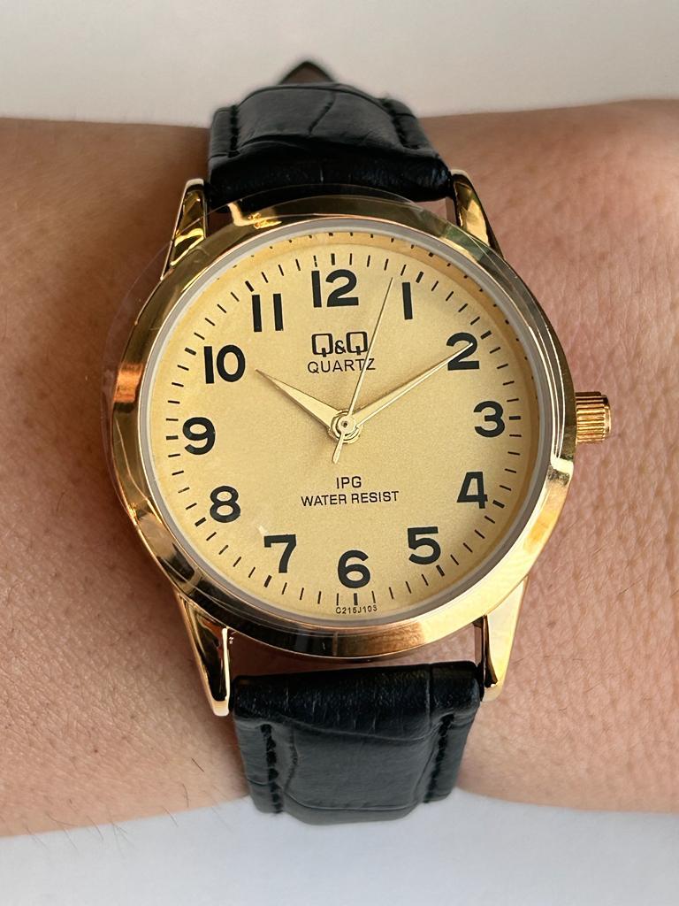 Q&Q RAKAMLI KADRAN SARI KASA RETRO YENİ MODEL KADIN KOL SAATİ