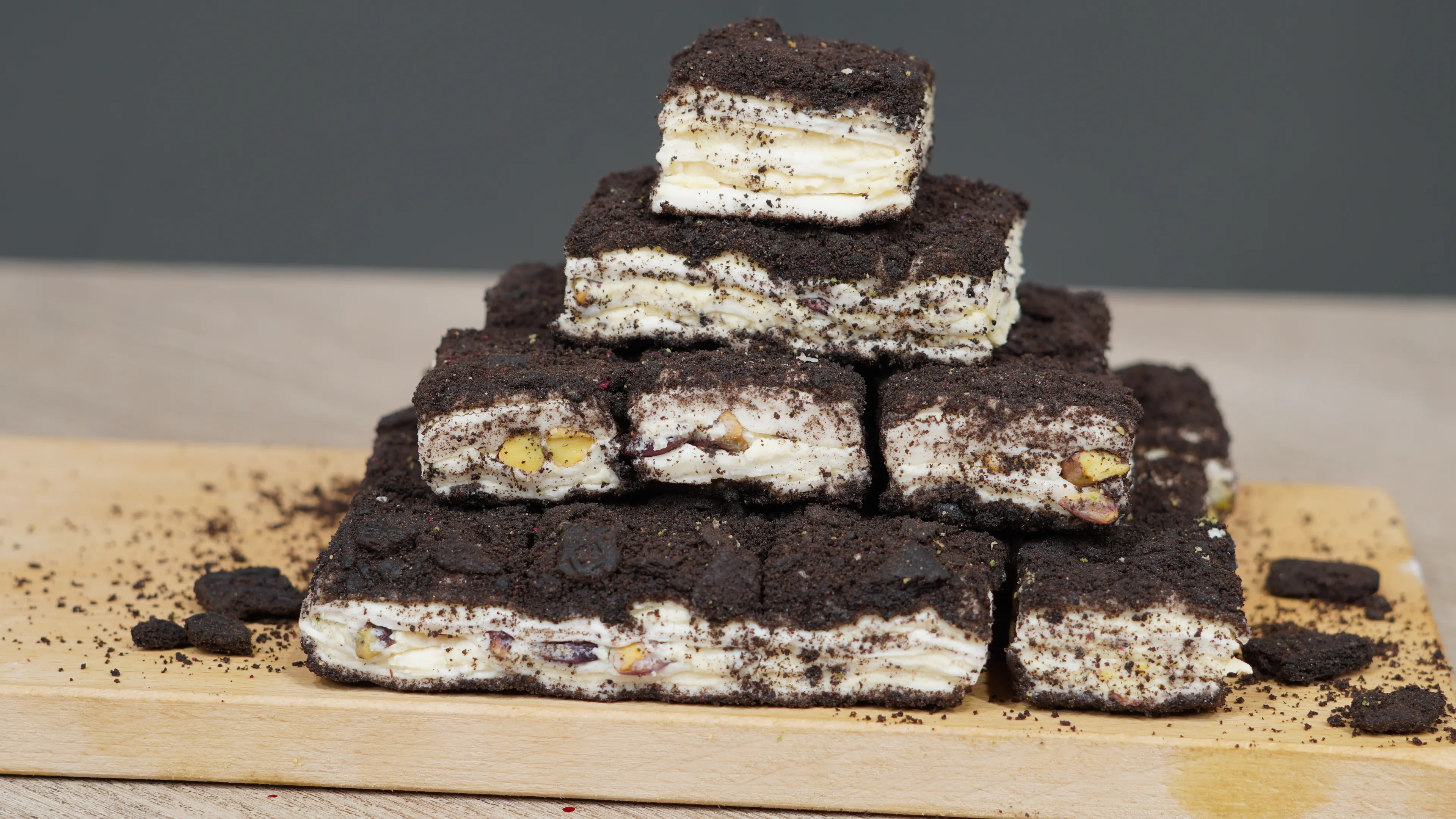 Oreo Bisküvili Fildişi Çikolatalı Katmer Lokum - 1 Kg