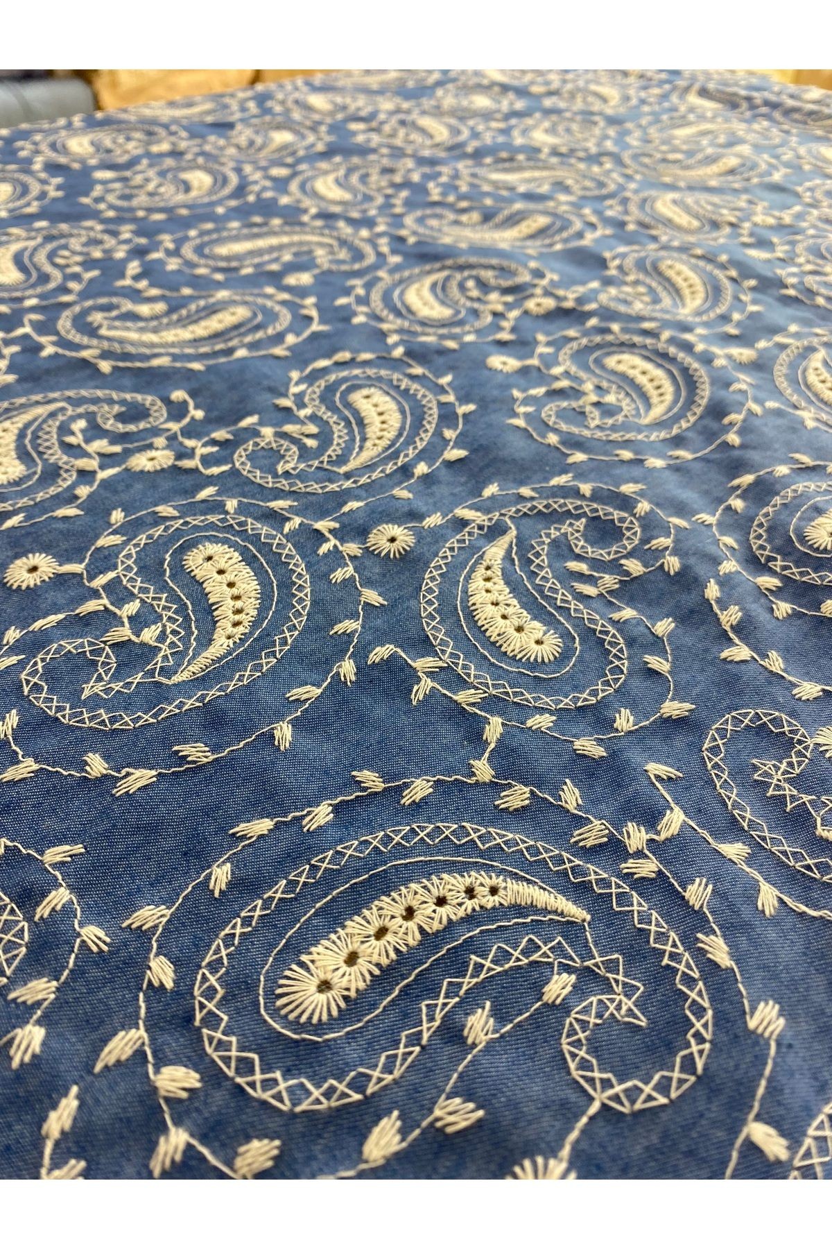 Mavi Denim Görünümlü Yoğun Paisley Nakışlı Kumaş En135 cm Özel Tasarım Elbise, Dekoratif Projeler