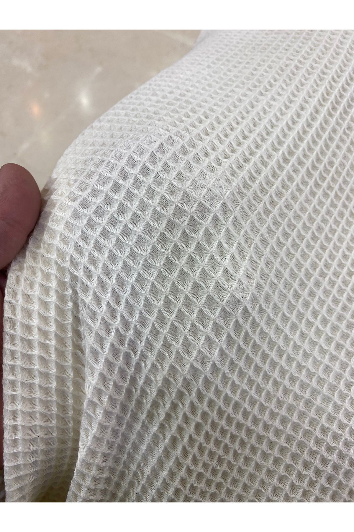 %100 Pamuk Beyaz Waffle Kumaş – Petek Dokulu, 140 cm En
