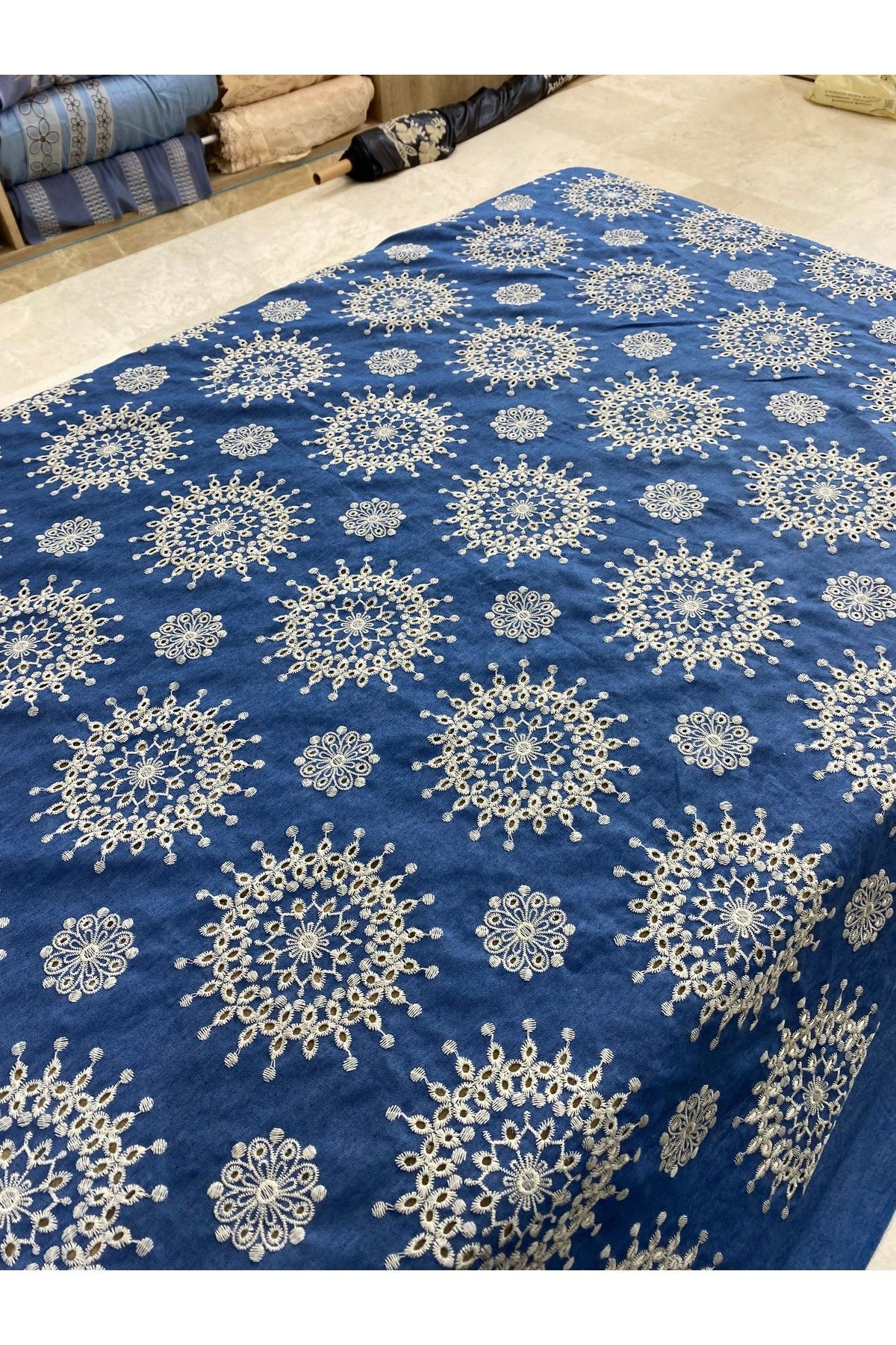 Mavi Denim Görünümlü Mandala İşlemeli Kumaş - En 135 cm - Özel Tasarım Elbise, Gömlek