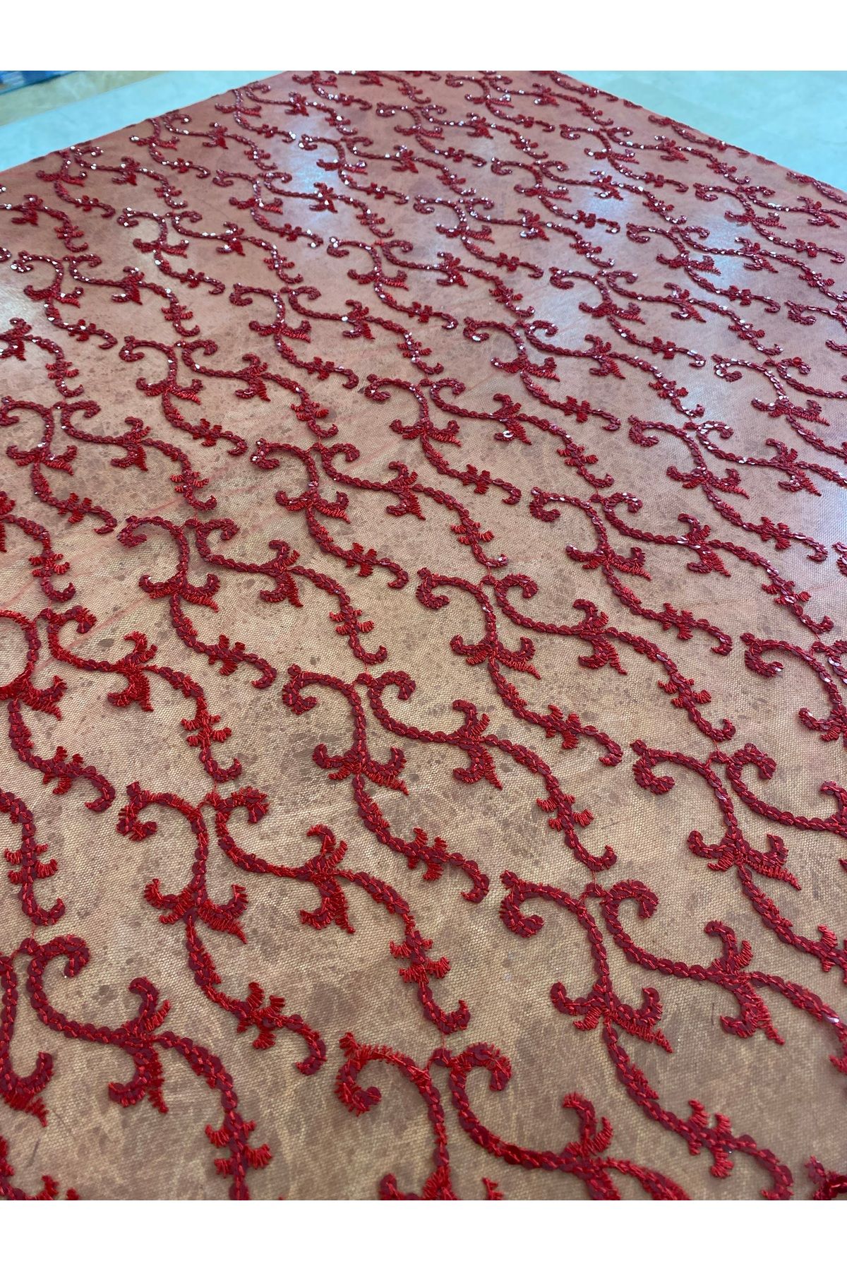 Kırmızı Simli Desenli Tül Kumaş - En 130 cm - Abiye, Nişanlık ve Özel Tasarımlar İçin