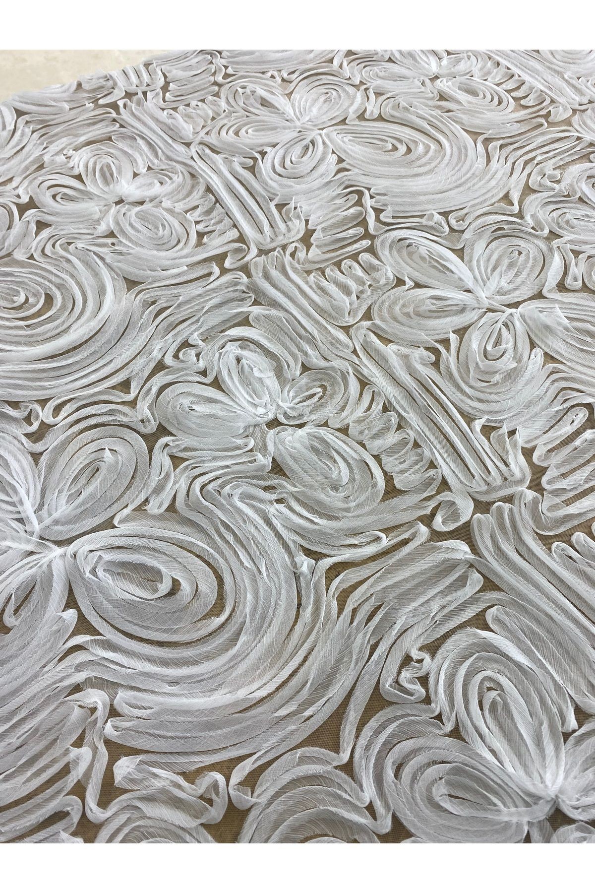 3D Aplike Beyaz Tül Kumaş – Şerit Desenli | En 135 cm