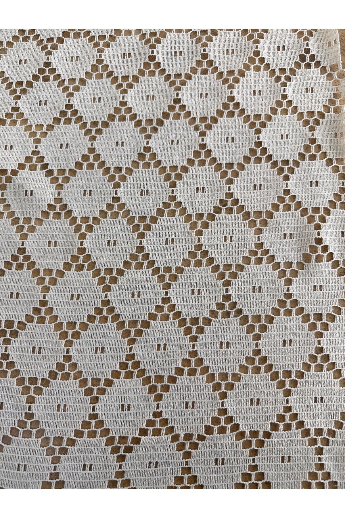 135 cm En Pamuk Dokulu Geometrik Desenli Dantel Kumaş – Nefes Alabilir Şık Model