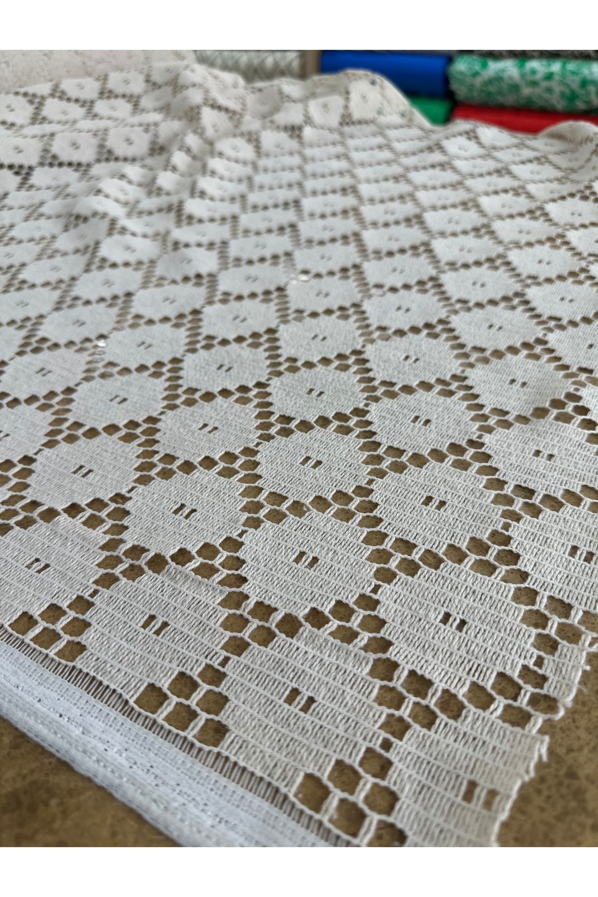 135 cm En Pamuk Dokulu Geometrik Desenli Dantel Kumaş – Nefes Alabilir Şık Model