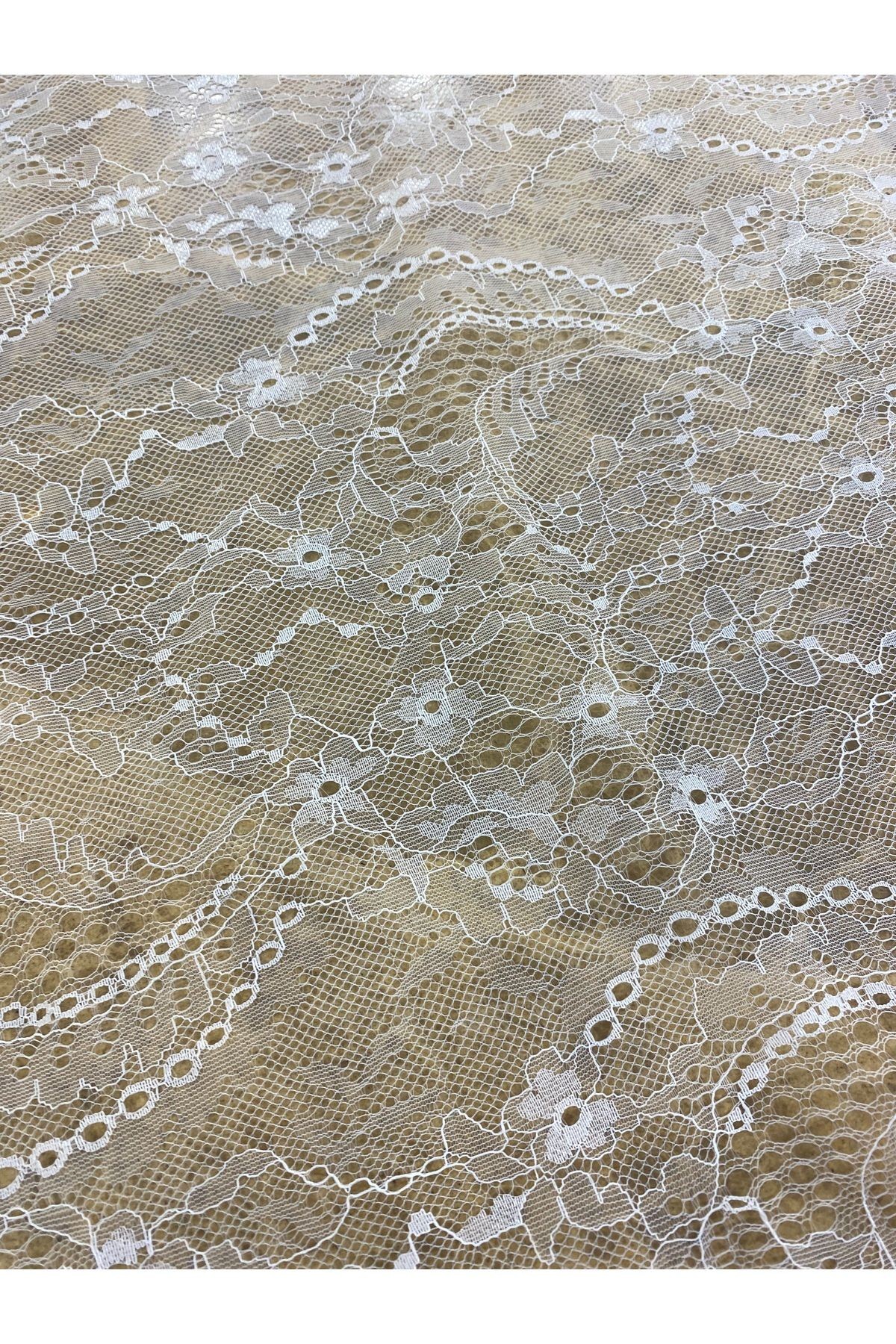 Beyaz Lez Dantel Kumaş – 140 cm En, Çiçek Desenli Şeffaf Tül