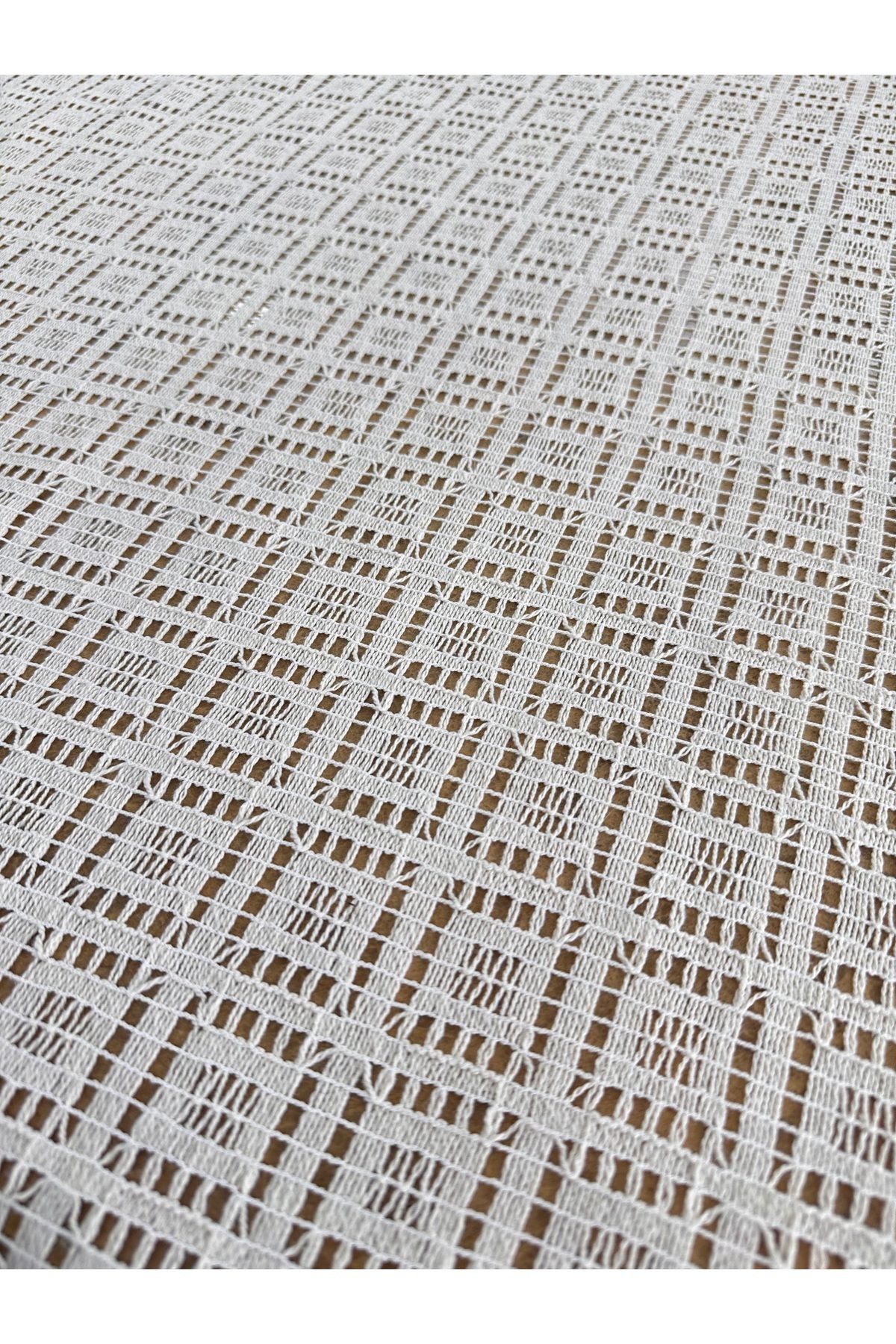Pamuk Kare Desenli Dantel Kumaş – En 135 cm | Nefes Alan Şık Tasarım