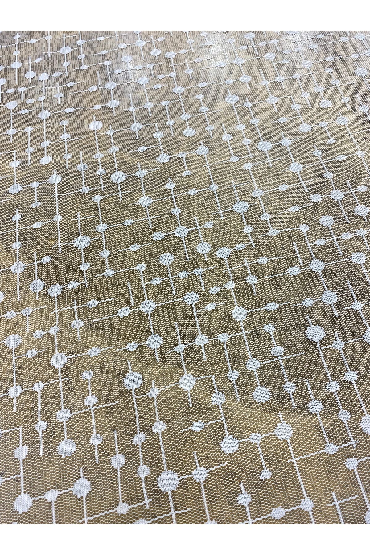 Geometrik Desenli Beyaz Tül Kumaş – 130 cm En, Şeffaf ve Modern