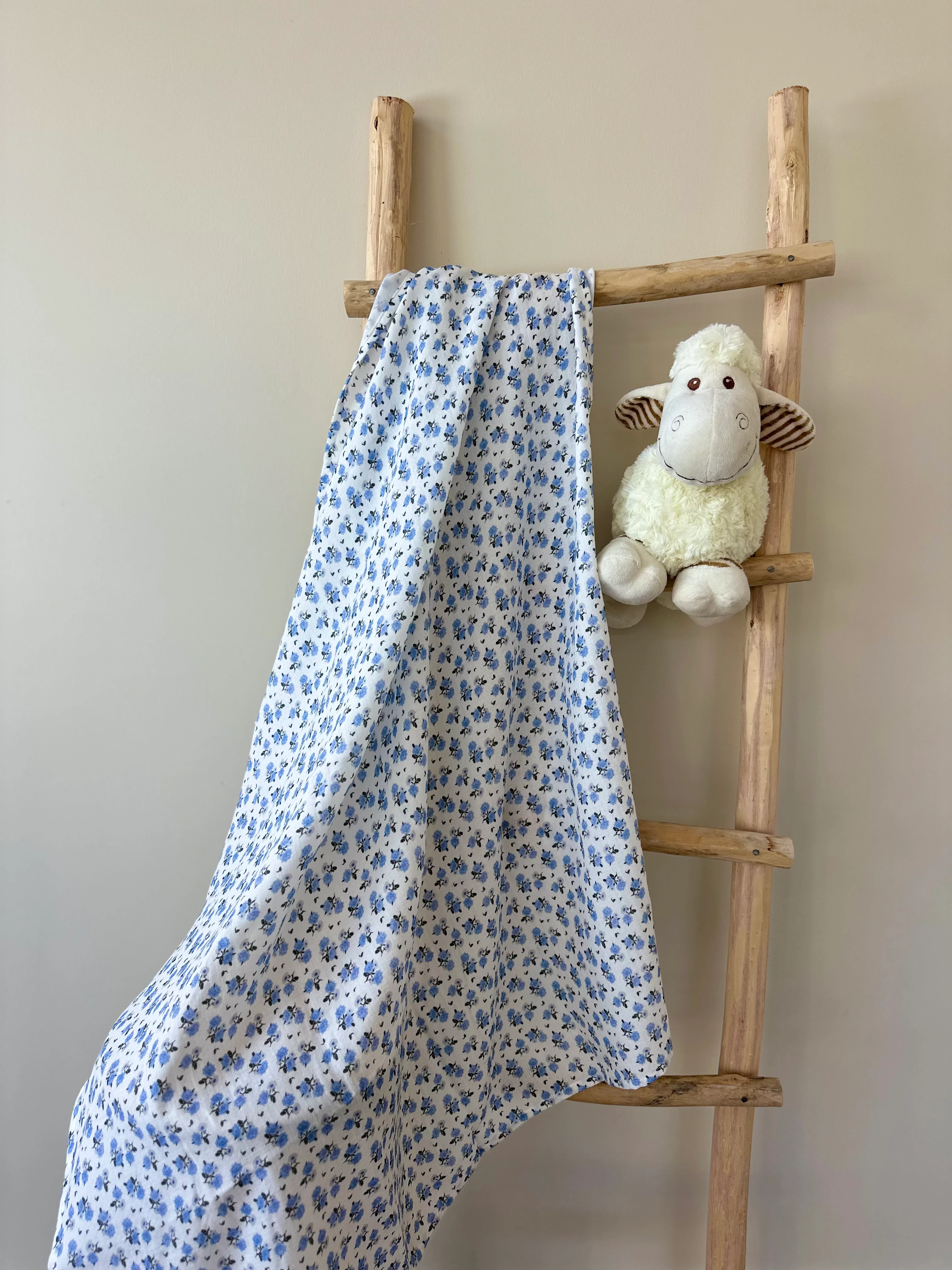 Çiçekli Müslin örtü