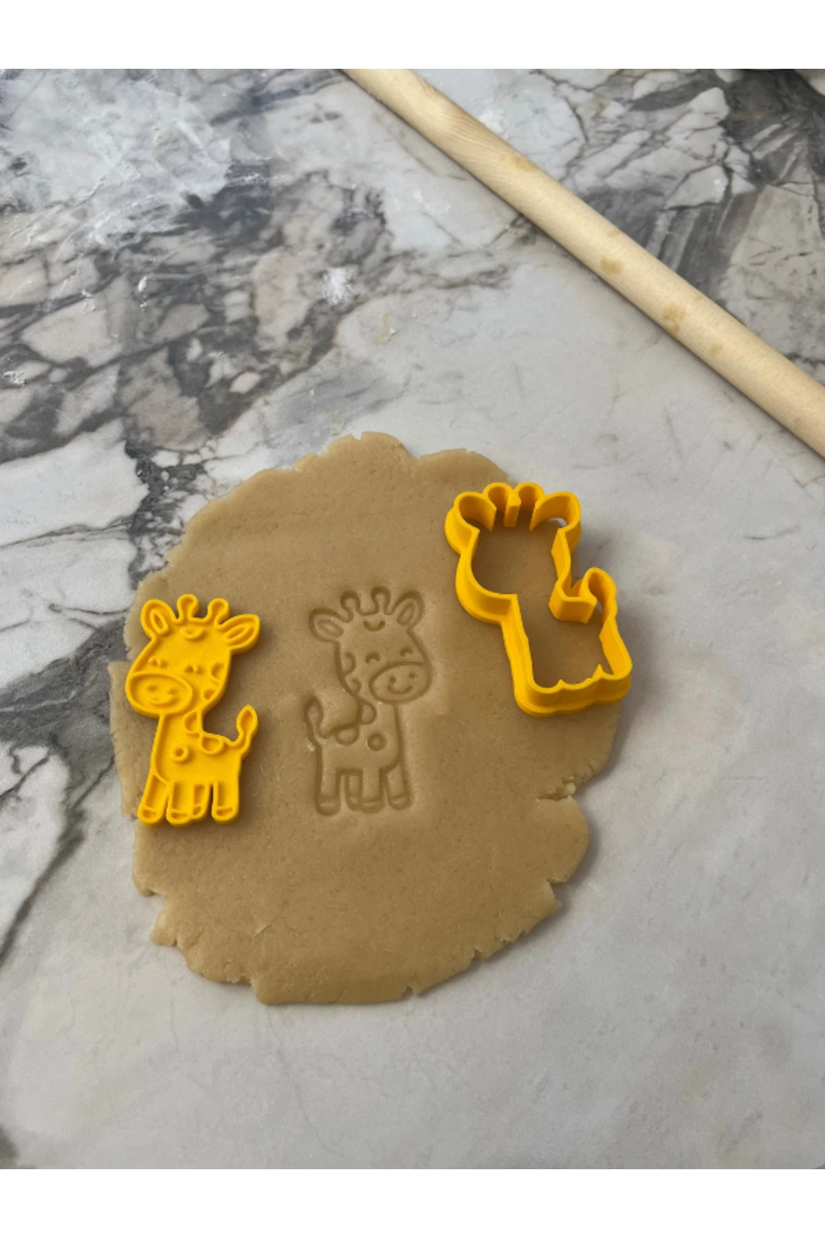 Küçük Zürafa yavrusu Temalı Kurabiye Kalıbı