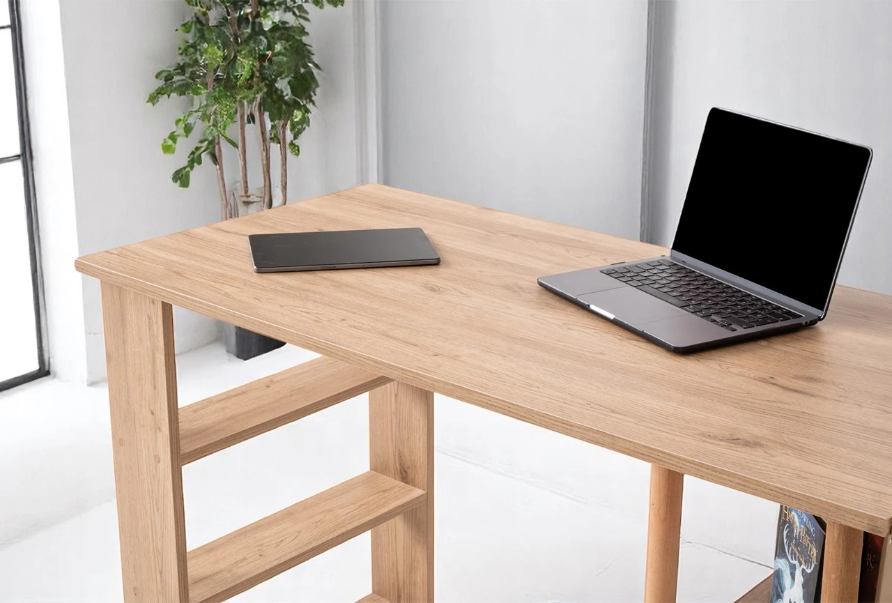 Pia Çalışma Masası