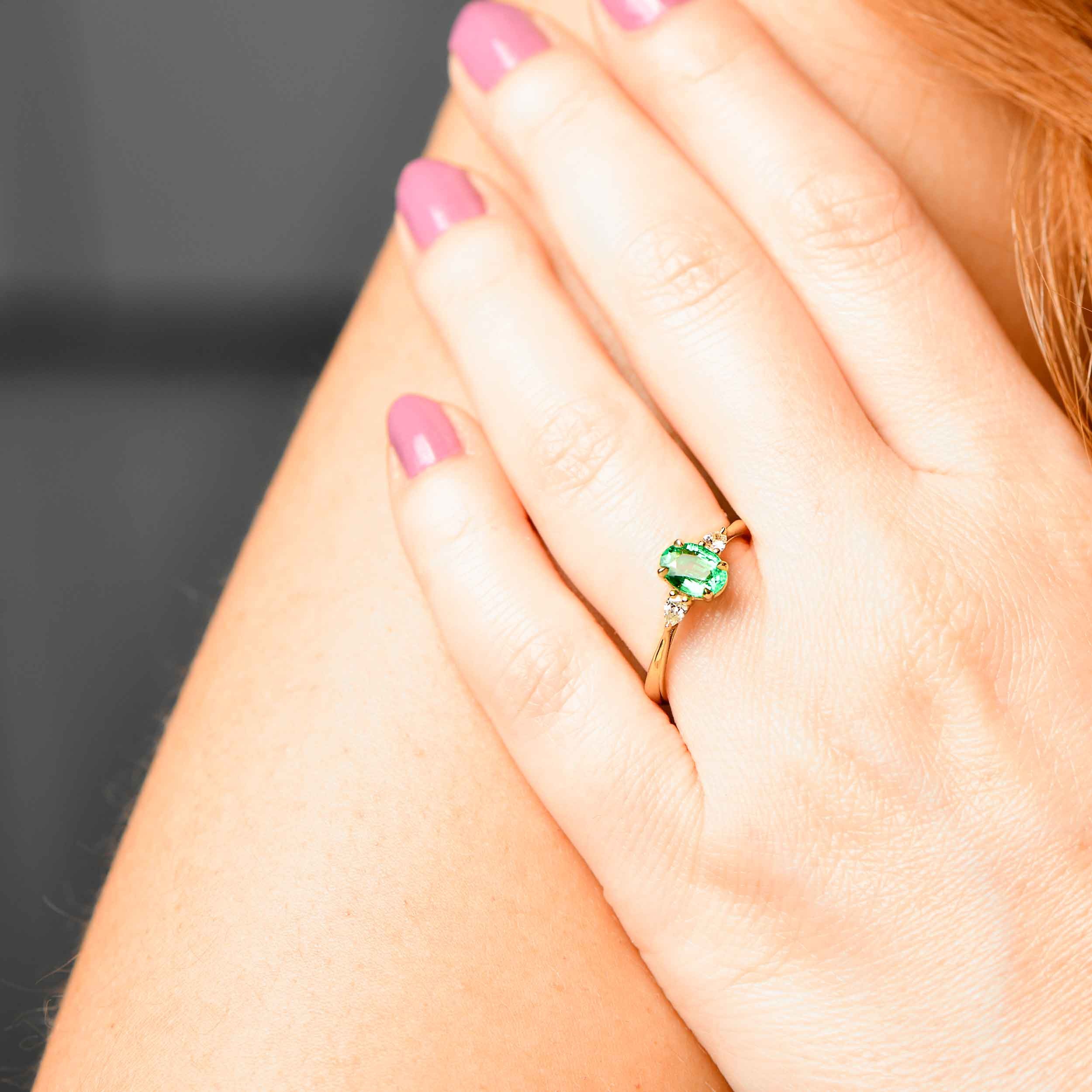 Emerald Ring With Pear Diamonds