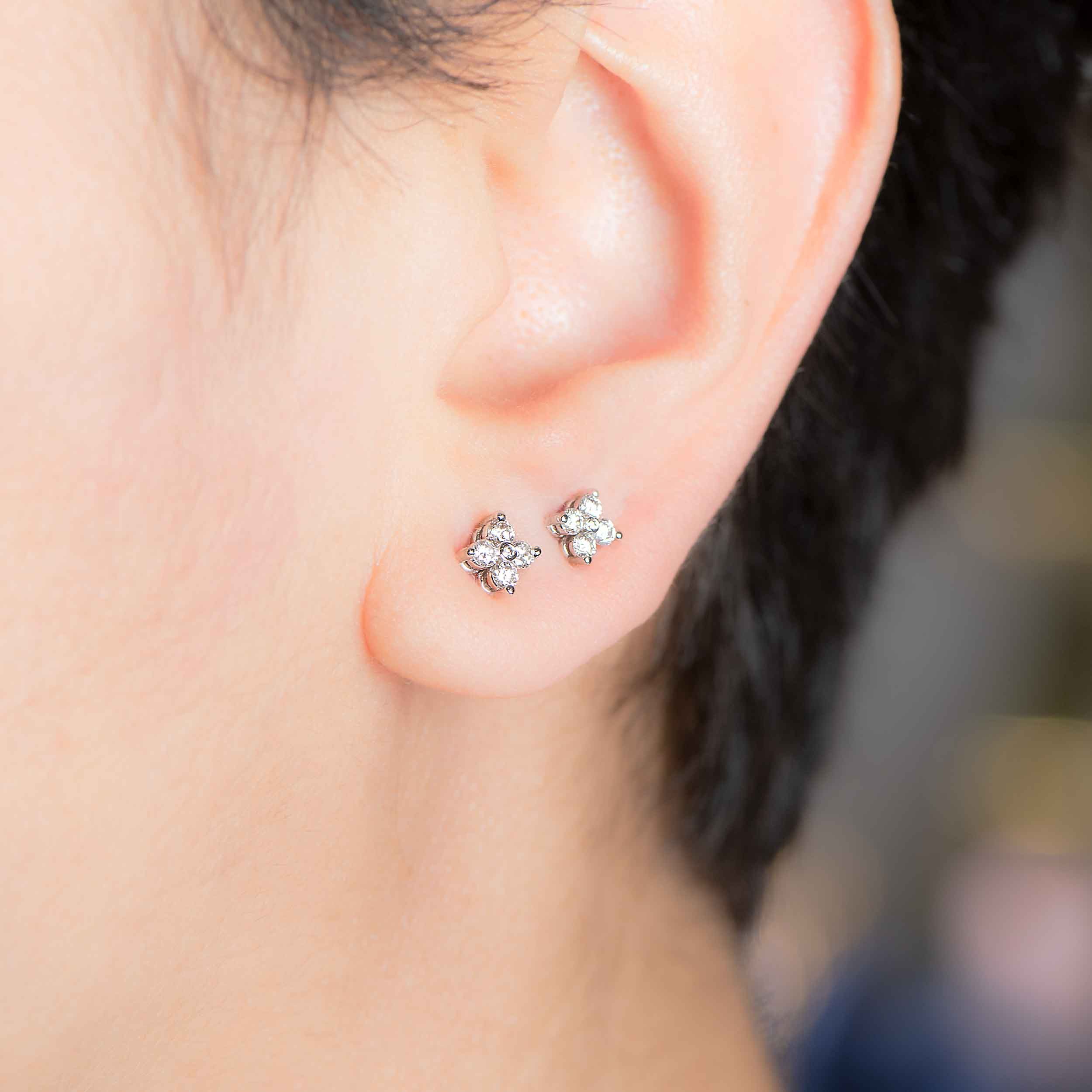 Diamond Clover Cartilage Piercing