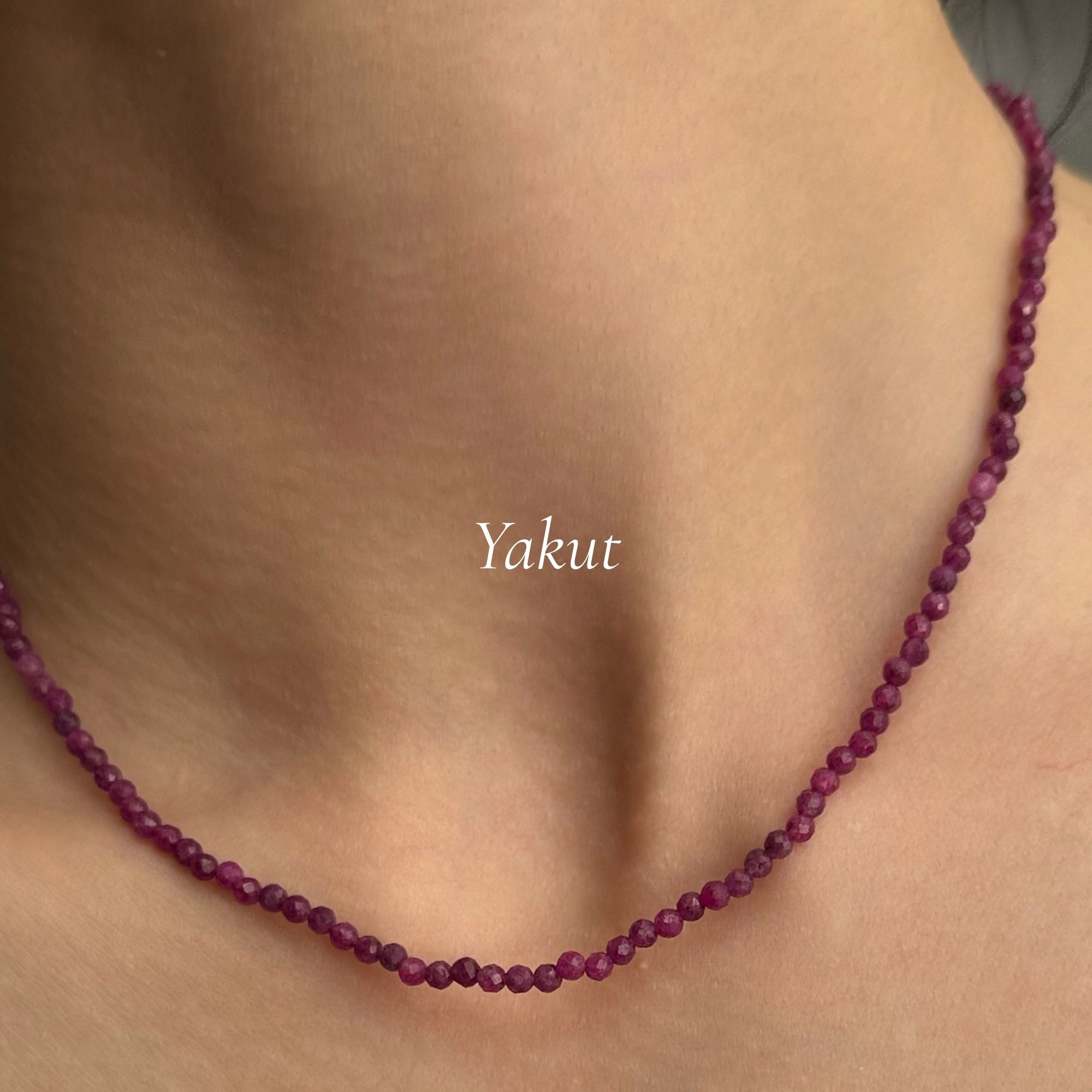 Faset Kesim Yakut Kolye – Zarif ve Şık Tasarım