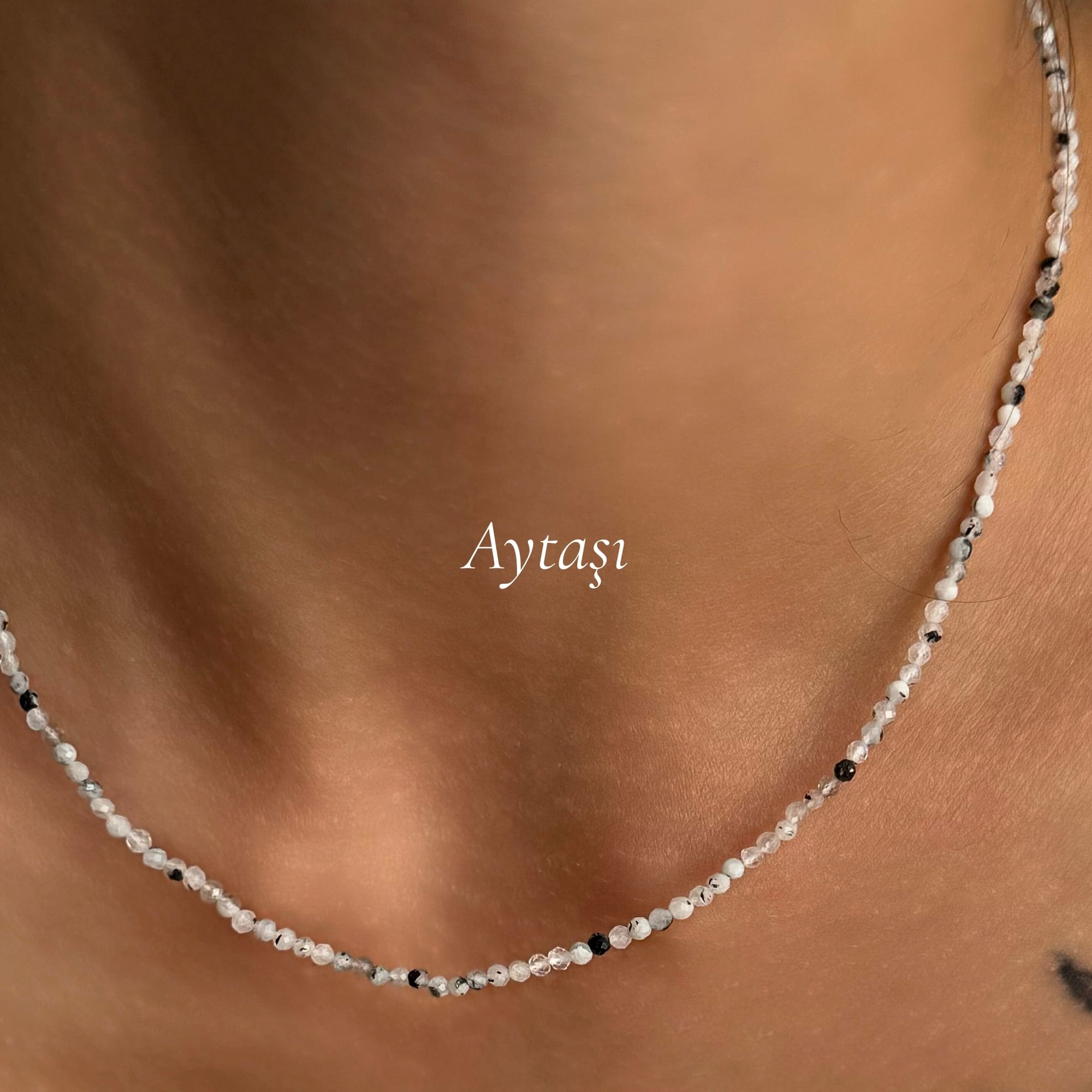 Doğal Aytaşı Kolye – Işığın Zarafeti