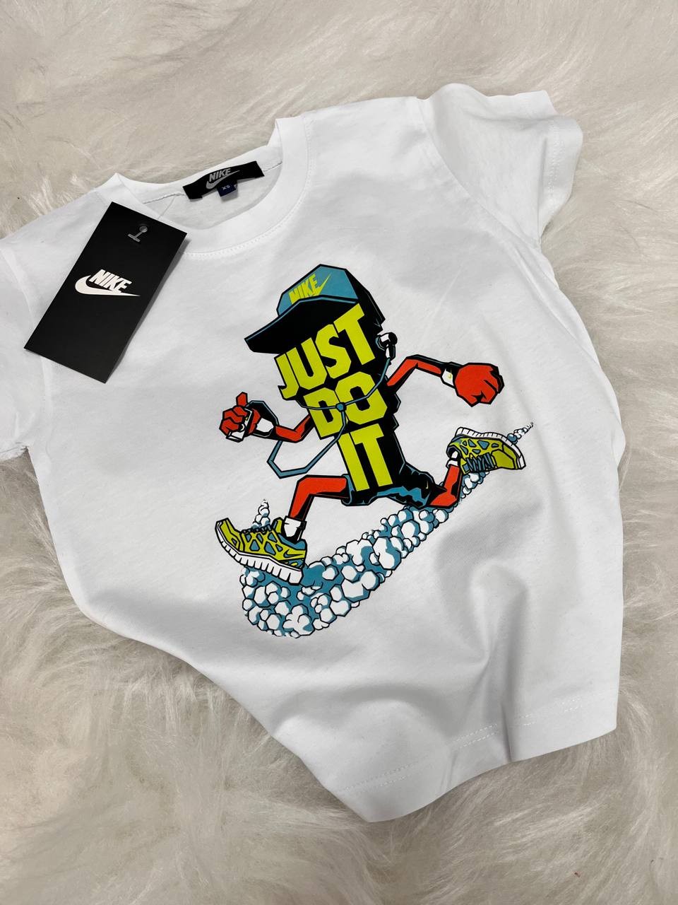 Turuncu Şortlu Nike Baskılı Takım
