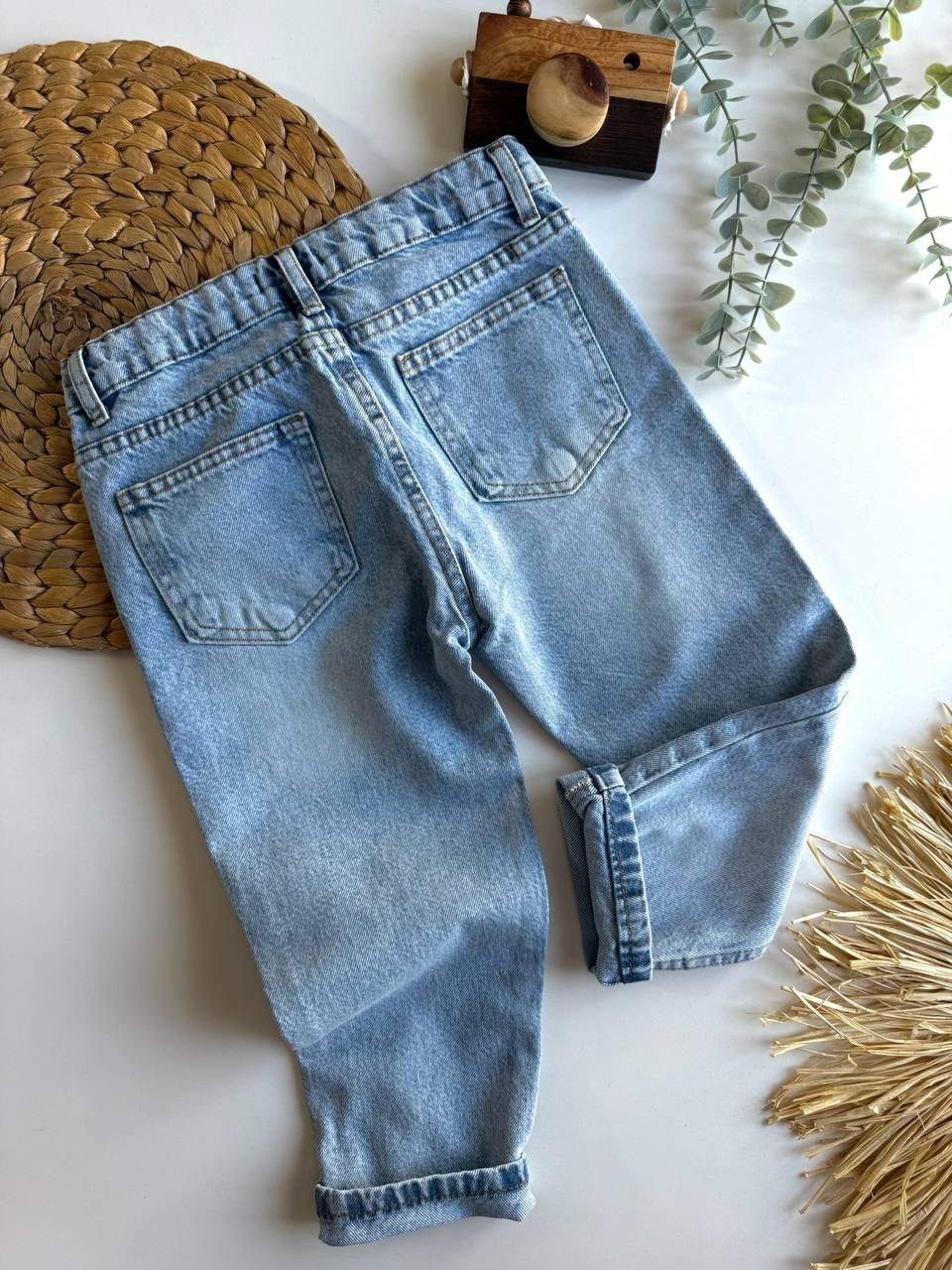 Açık Renk Yırtık Detaylı Denim Pantalon