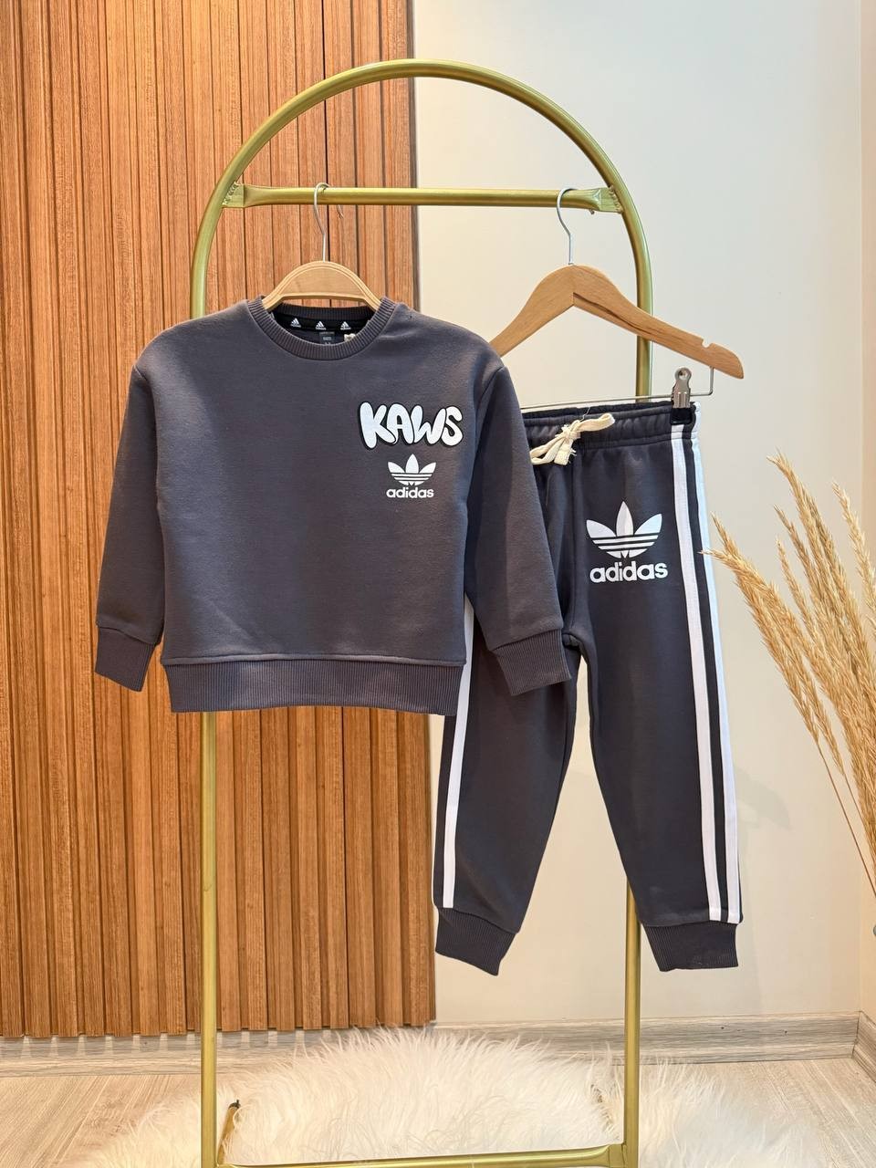 Gri Kaws Baskılı Takım