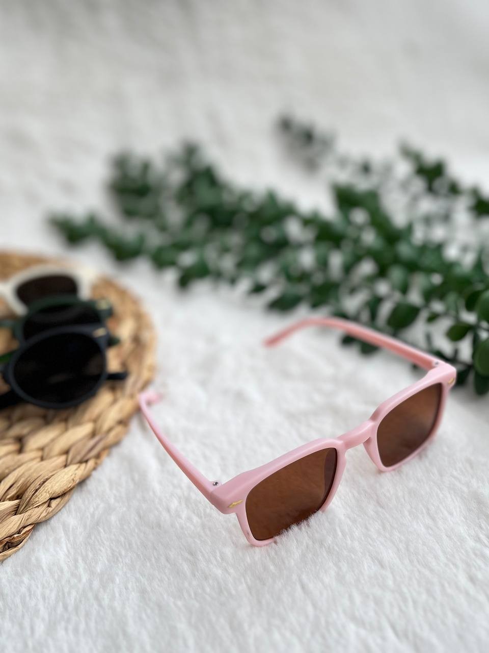 Pembe Kare Model Gözlük