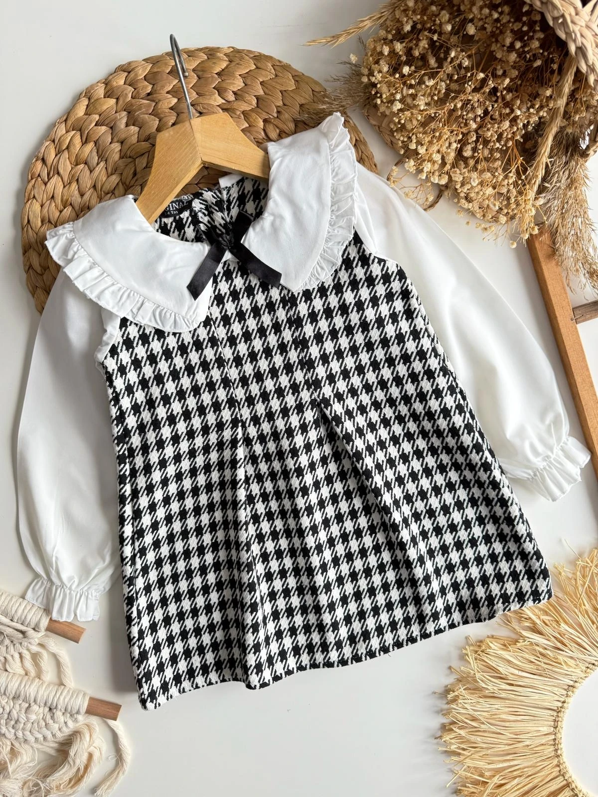 Siyah Renkli Kaz Ayağı Desenli Elbise 