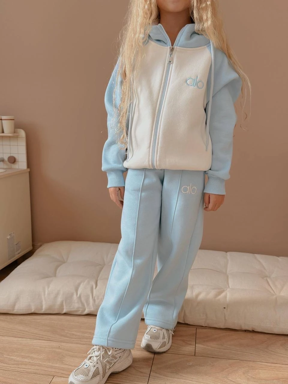 Mavi Alo İşlemeli Takım