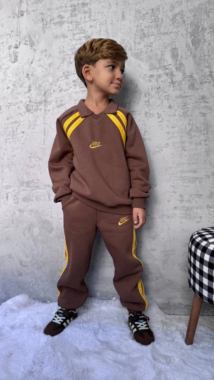 Kahverengi Şeritli Marka Baskılı Takım