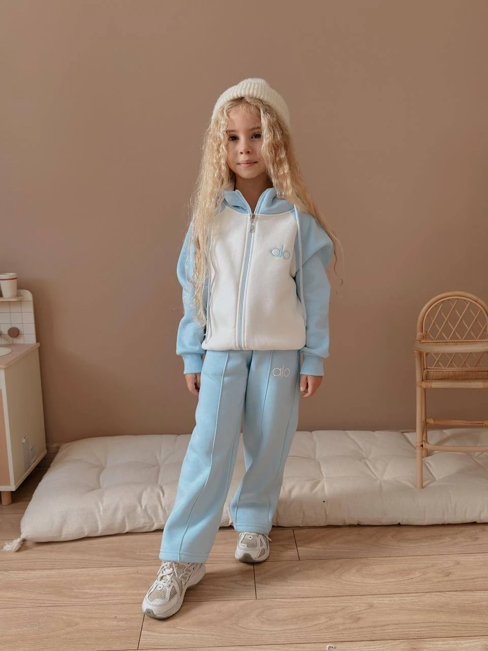 Mavi Alo İşlemeli Takım