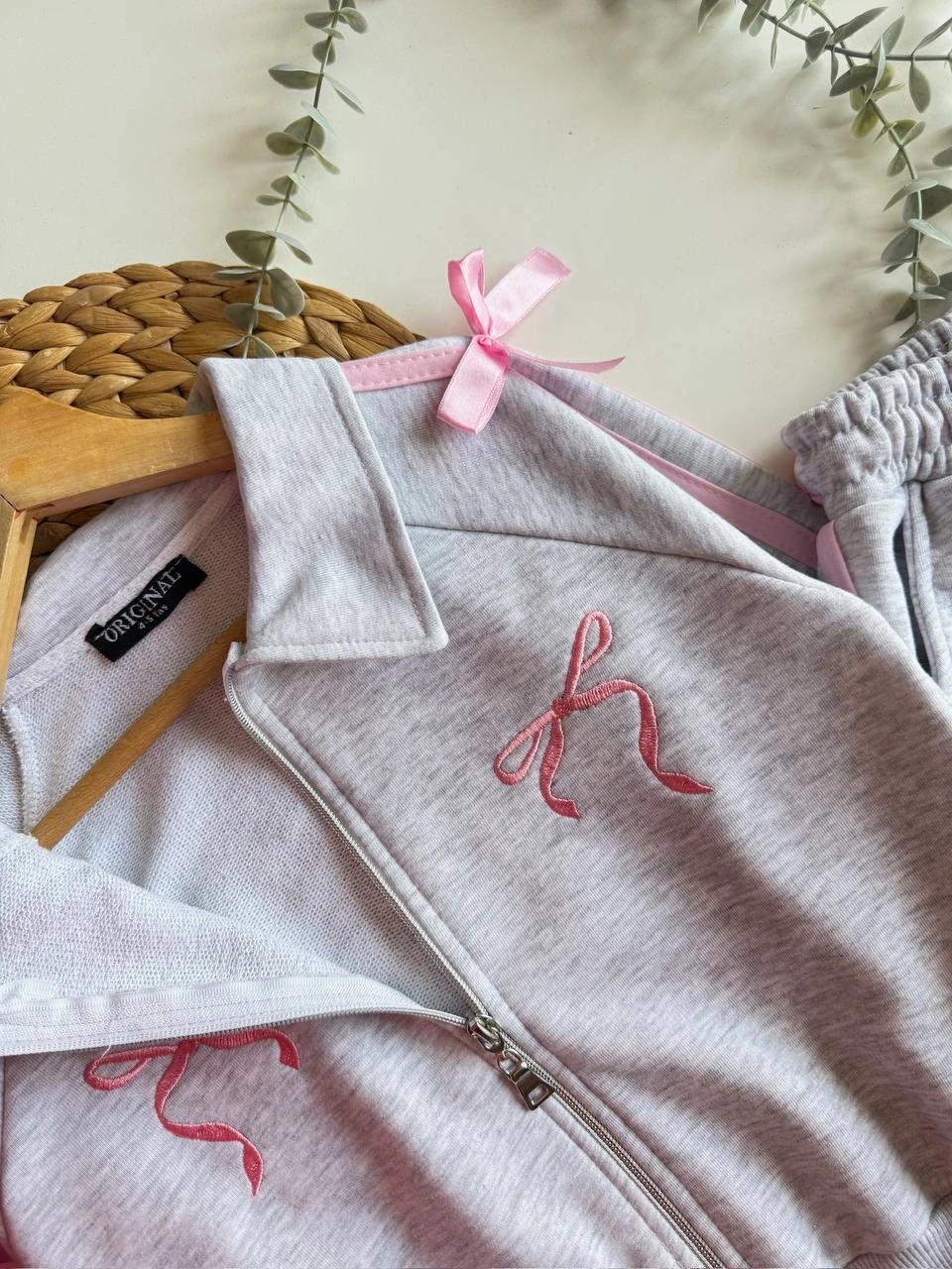 Gri Pembe Fiyonklu Takım 