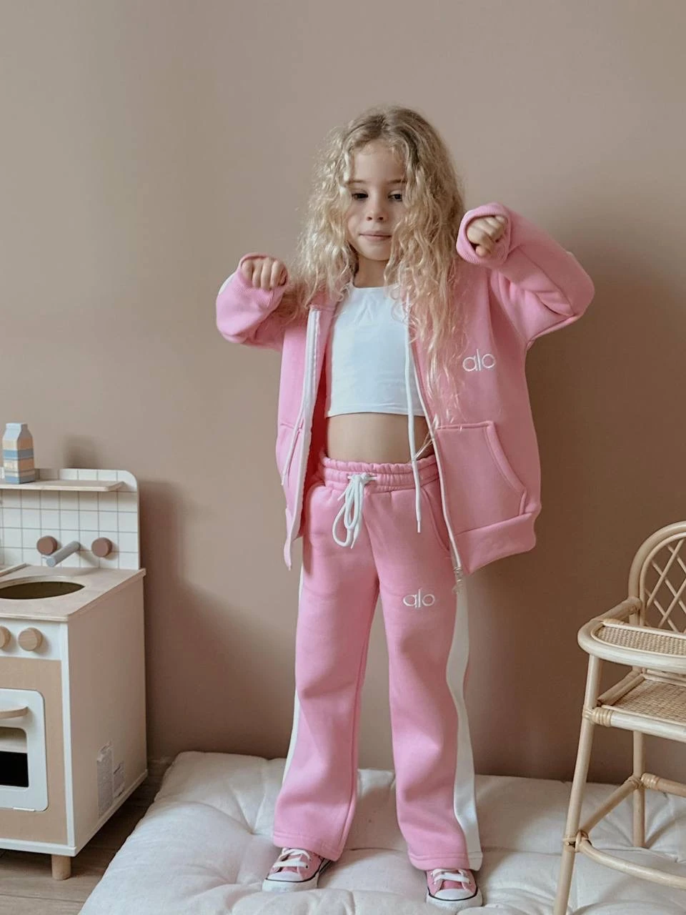 Pembe Alo İşlemeli Fermuarlı Takım