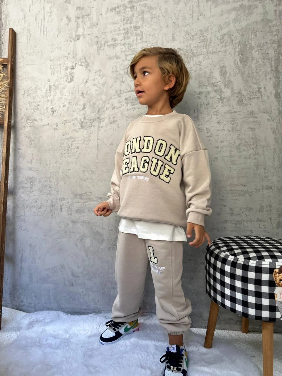 Krem Punch İşlemeli Takım