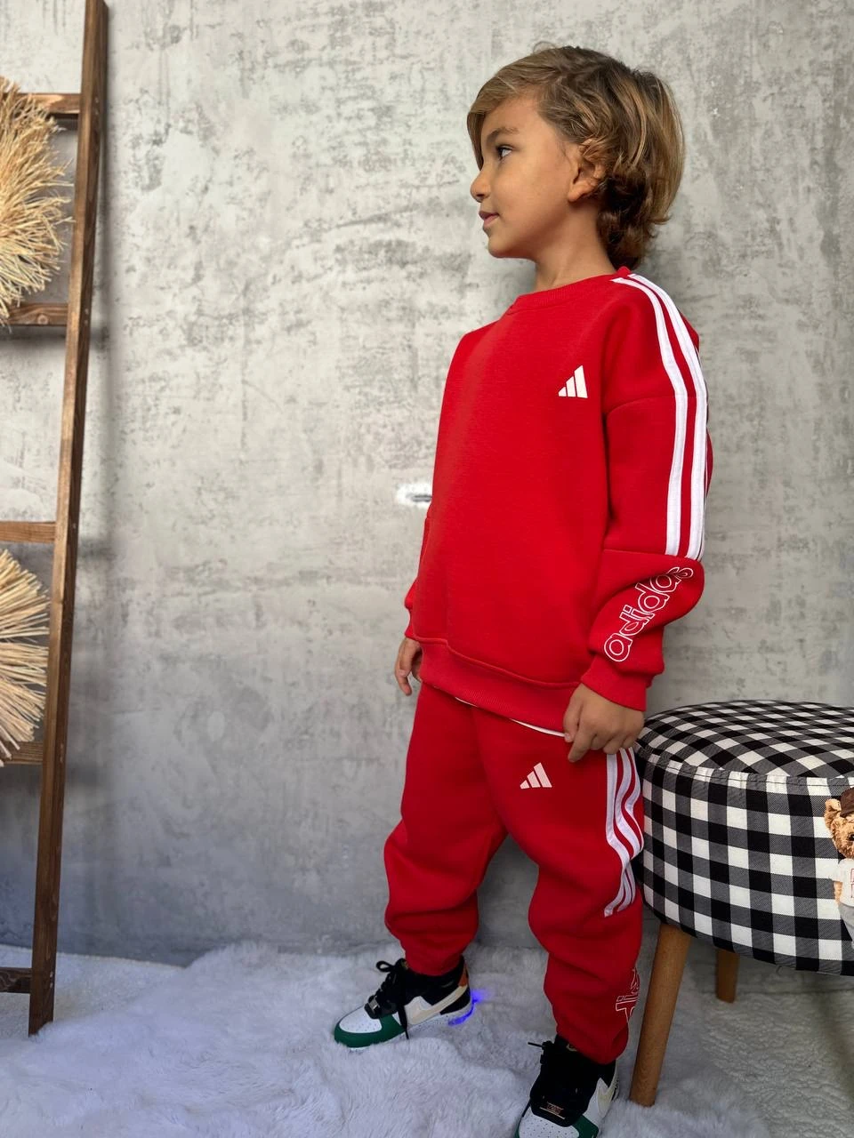 Kırmızı Marka Baskılı Takım