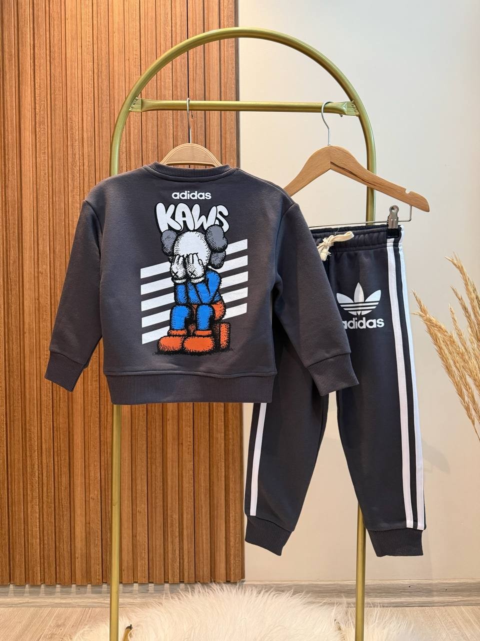 Gri Kaws Baskılı Takım