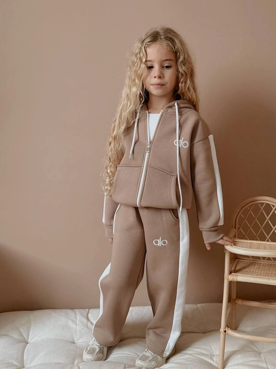 Kapiçino Alo İşlemeli Fermuarlı Takım