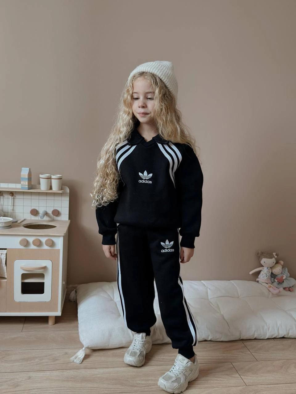 Siyah Marka İşlemeli Takım 