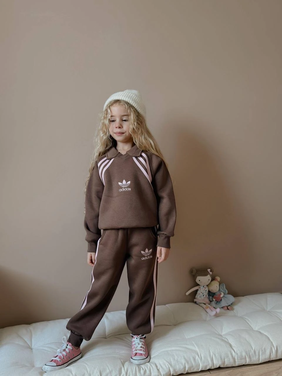 Kahverengi Marka İşlemeli Takım