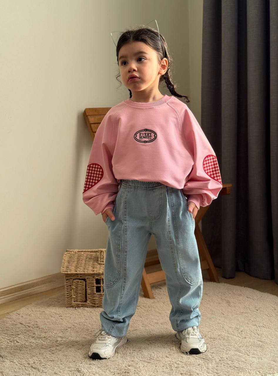 Pembe Kalp Detaylı Kot Takım