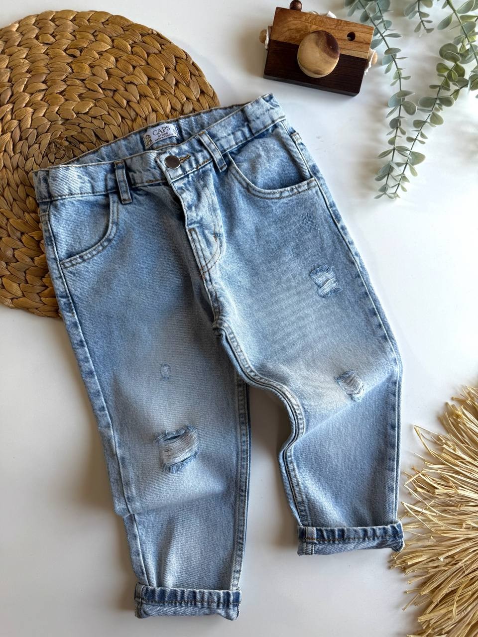 Açık Renk Yırtık Detaylı Denim Pantalon
