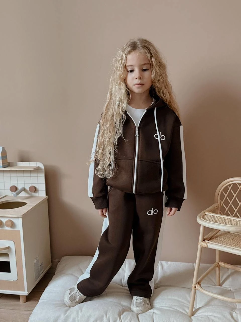 Kahverengi Alo İşlemeli Fermuarlı Takım