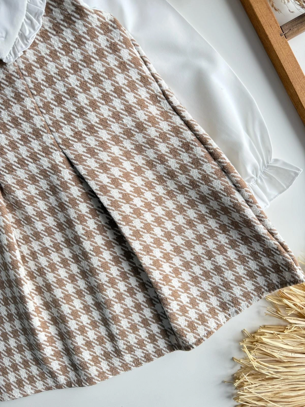 Kapiçino Renkli Kaz Ayağı Desenli Elbise 