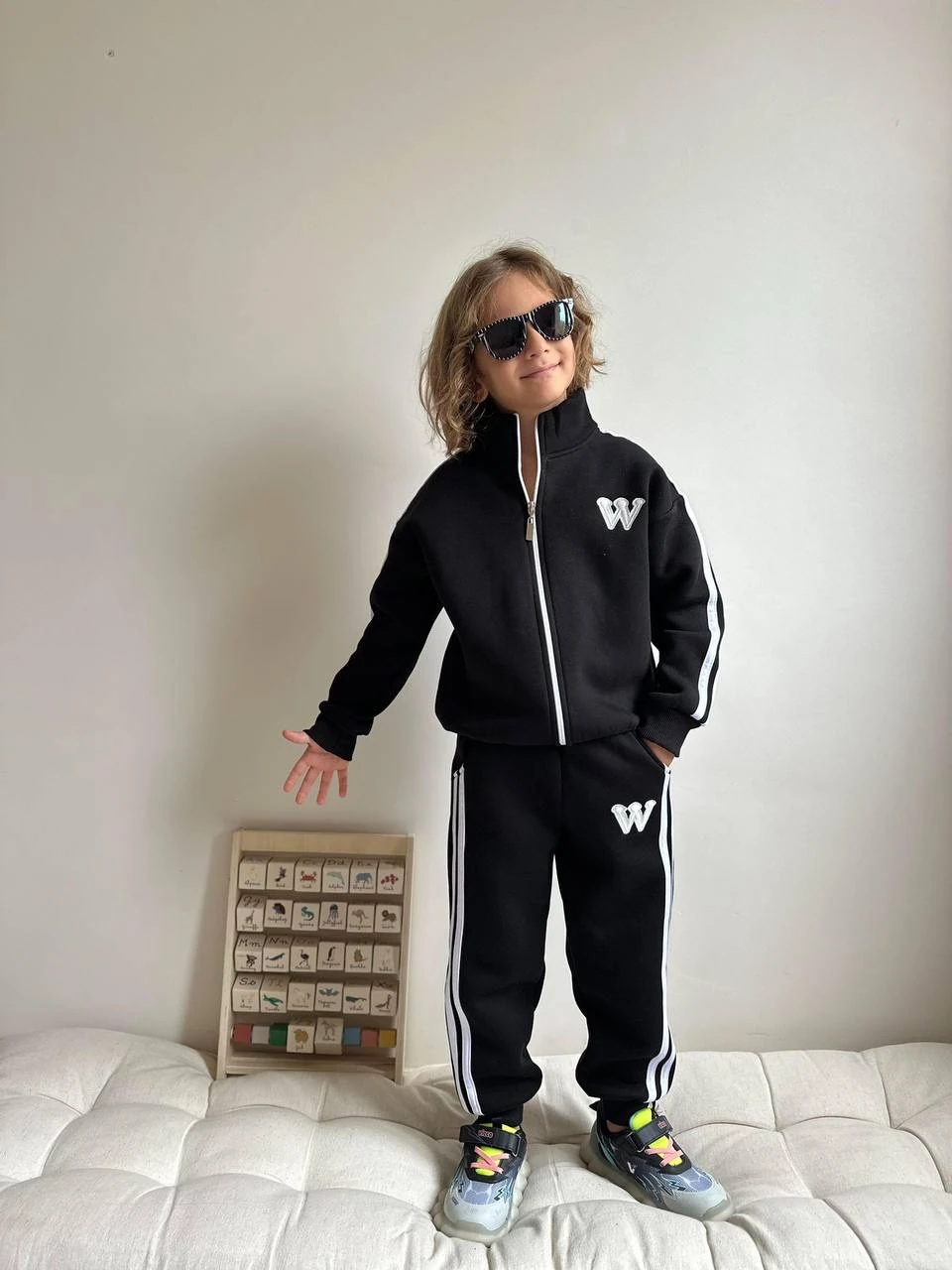 Wiki Model Siyah Fermuarlı Takım