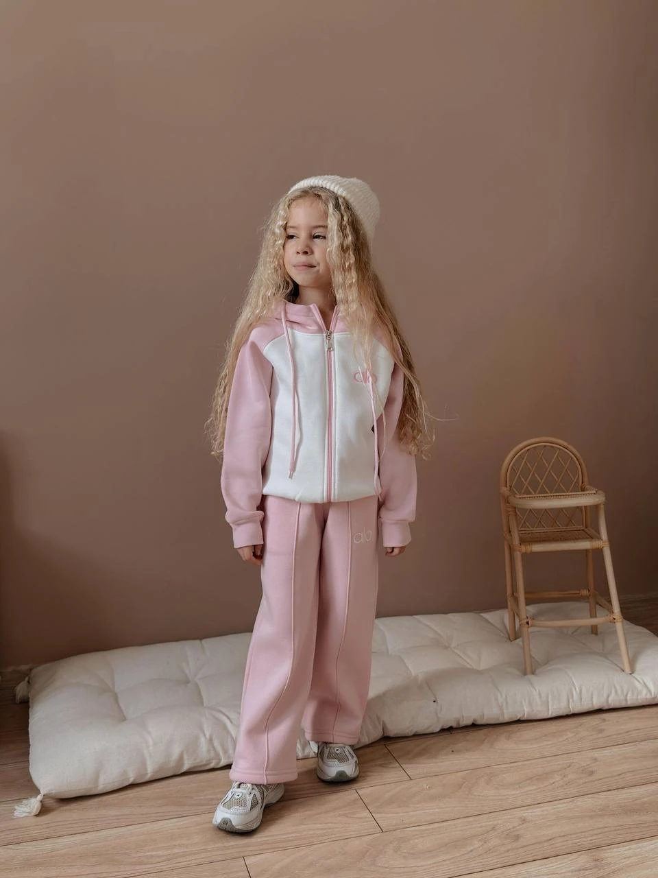 Pembe Alo İşlemeli Takım