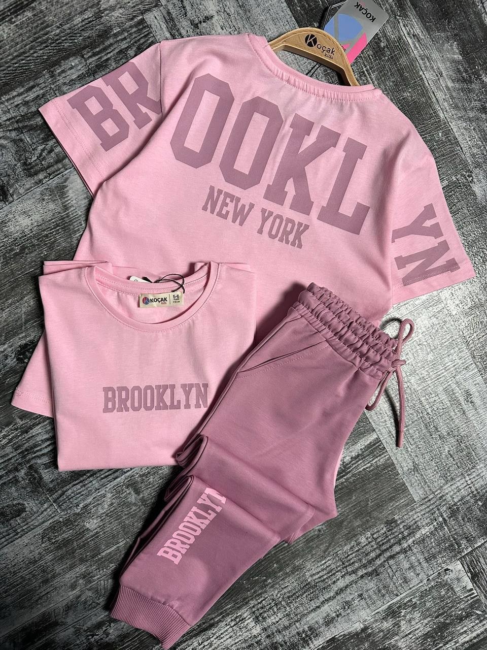 Brooklyn Baskılı Pembe Takım