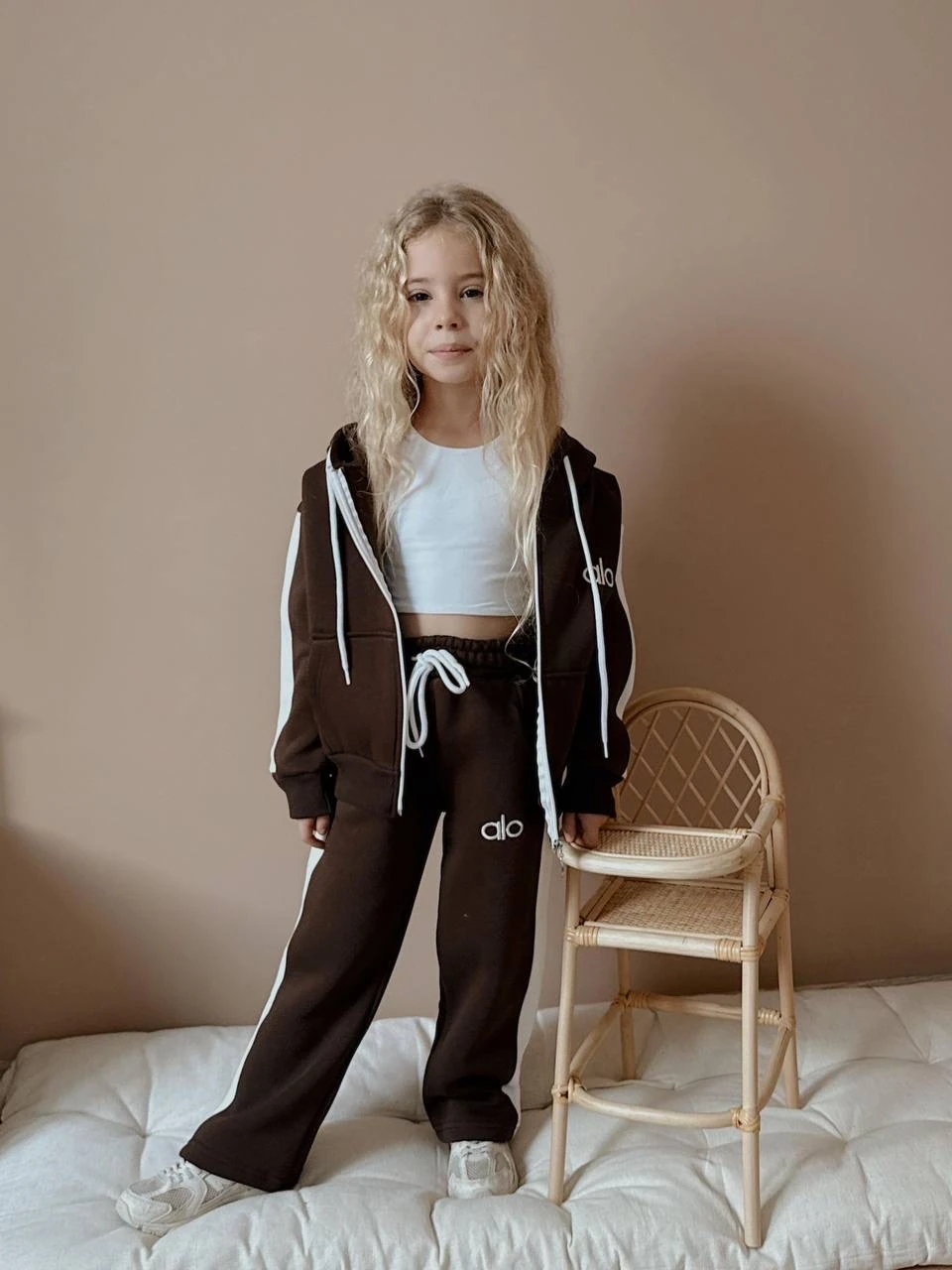 Kahverengi Alo İşlemeli Fermuarlı Takım