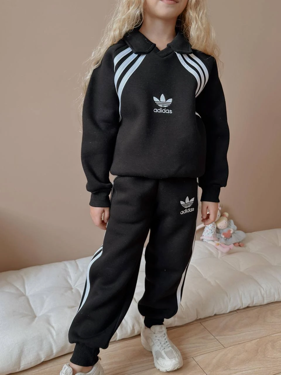 Siyah Marka İşlemeli Takım 