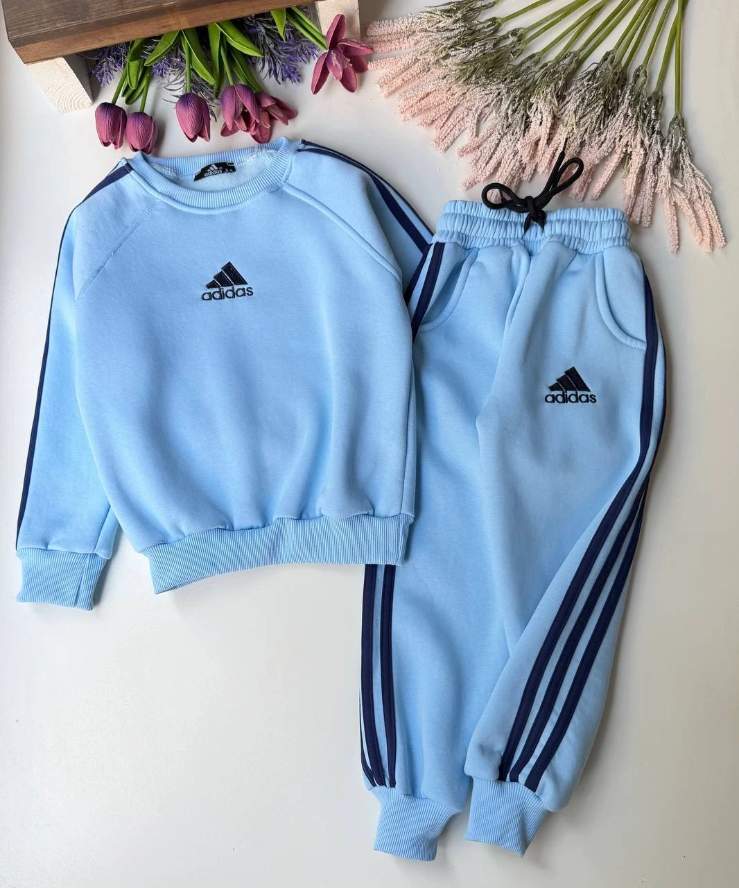 Mavi Marka İşlemeli Takım