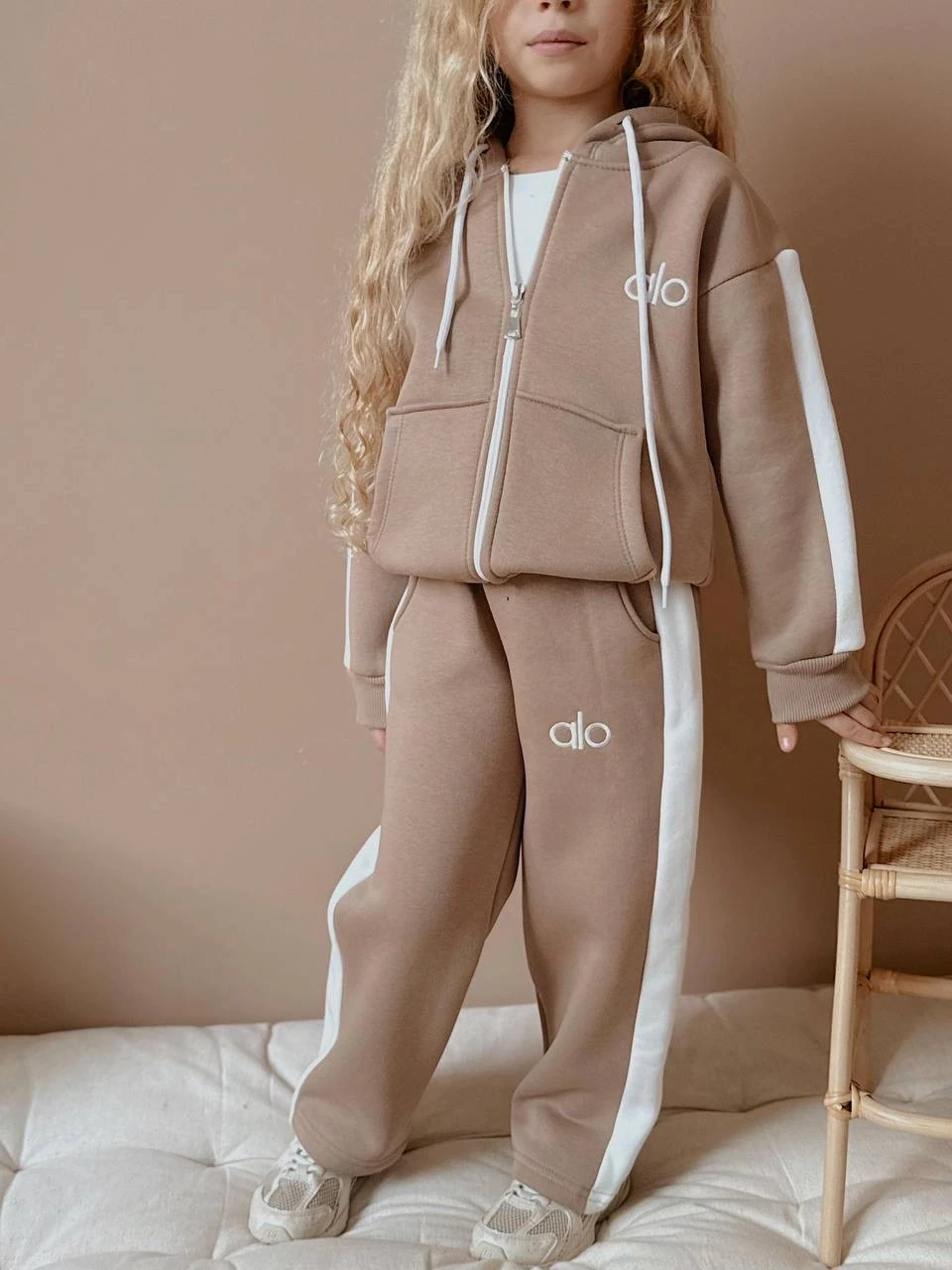 Kapiçino Alo İşlemeli Fermuarlı Takım