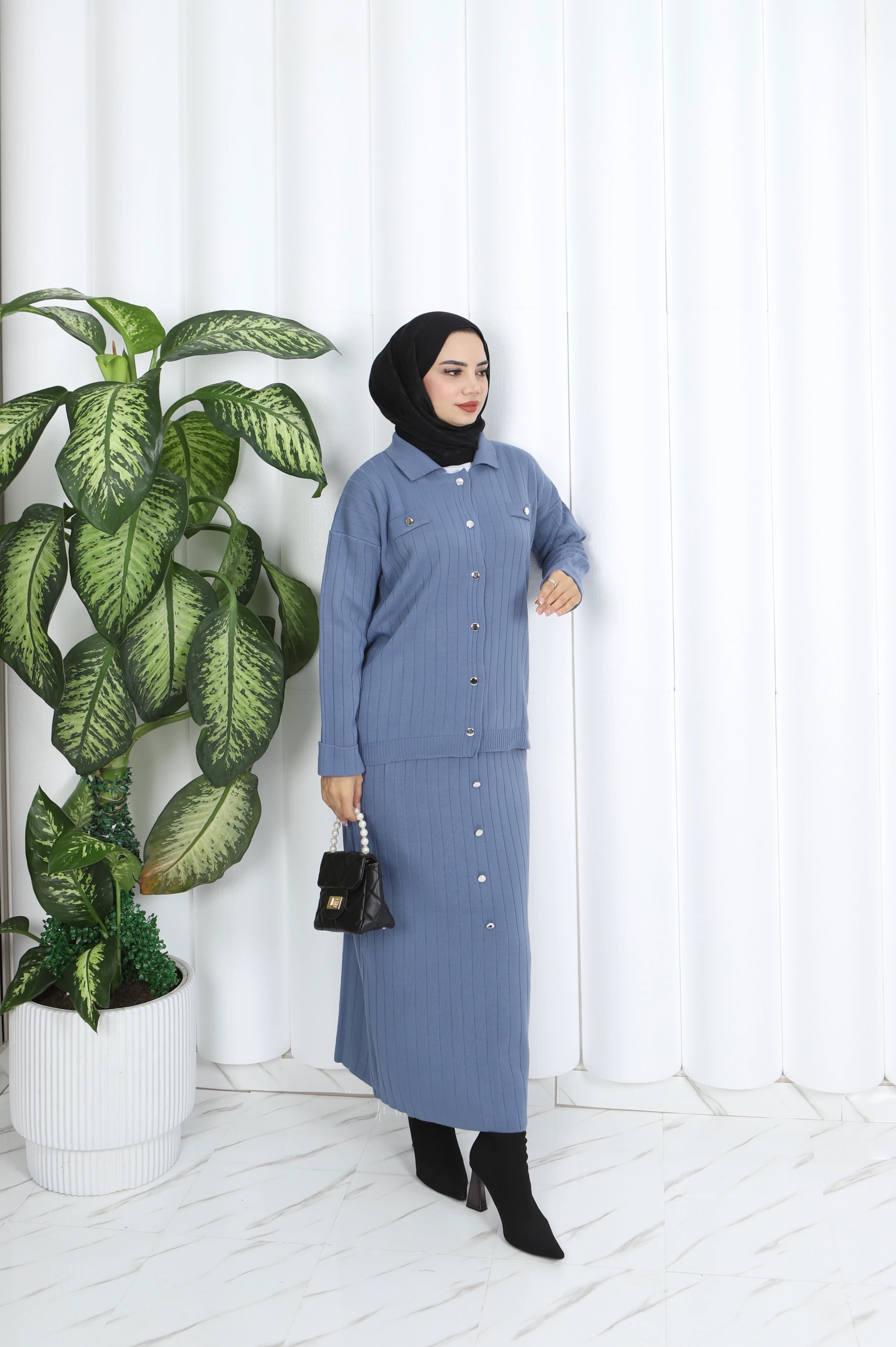 Düğme Detaylı Triko Etekli Takım