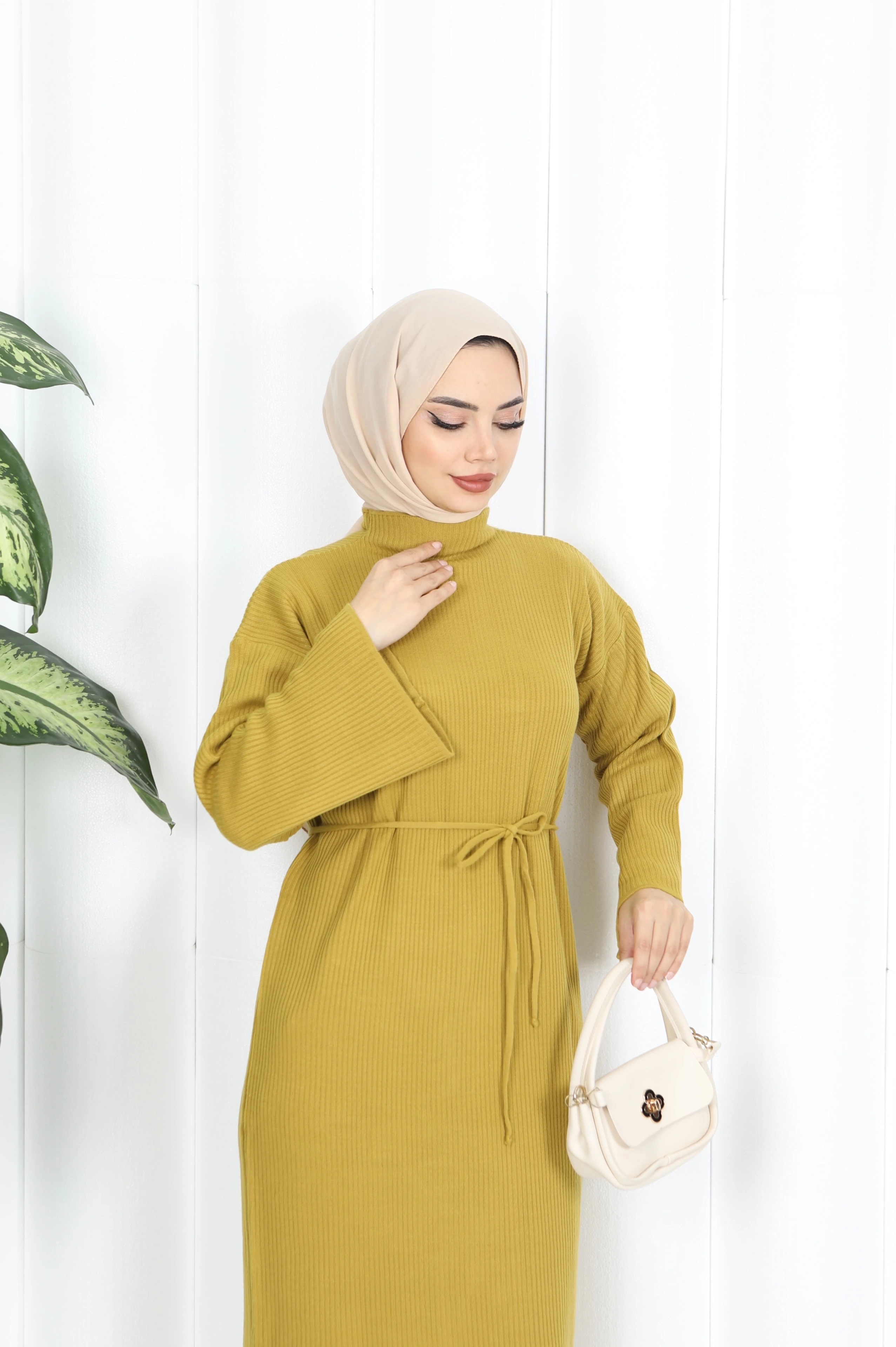 İspanyol Kol Bağcıklı Triko Elbise